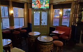 The Queens Arms Hotel